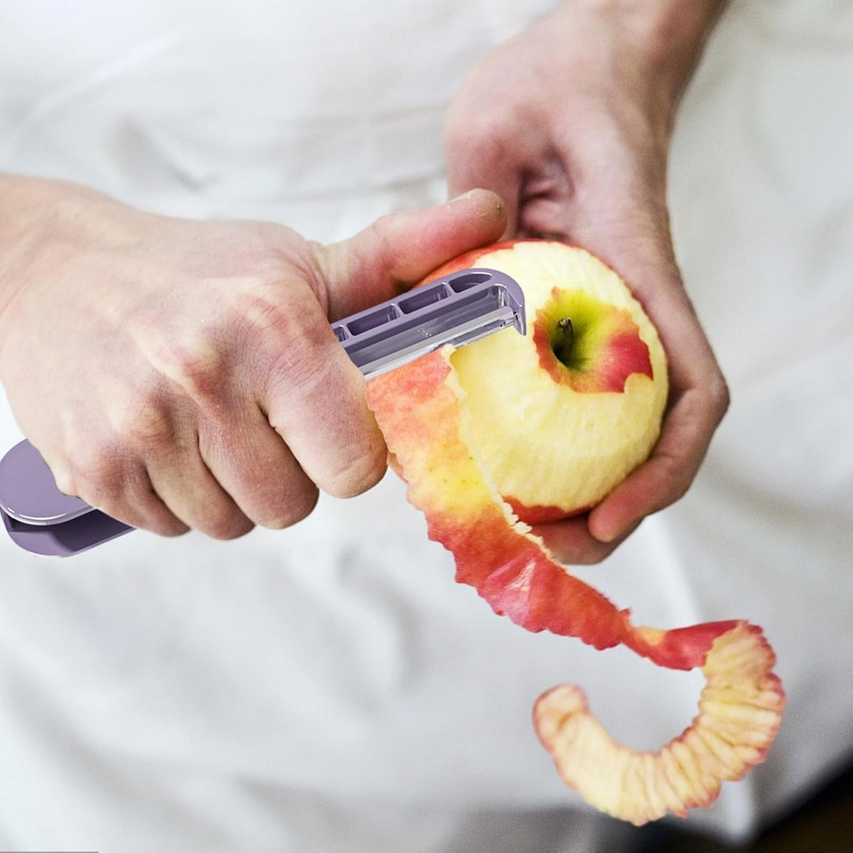 Peeler pentru Legume si Fructe, Curatator Pliabil cu Lame Duble Rotative, Design Multifunctional, ABS si Otel Inoxidabil, 3.6 x 9.1 cm, Mov