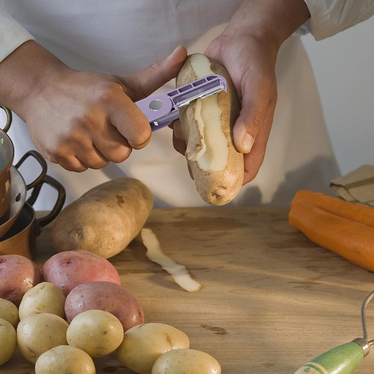 Peeler pentru Legume si Fructe, Curatator Pliabil cu Lame Duble Rotative, Design Multifunctional, ABS si Otel Inoxidabil, 3.6 x 9.1 cm, Mov