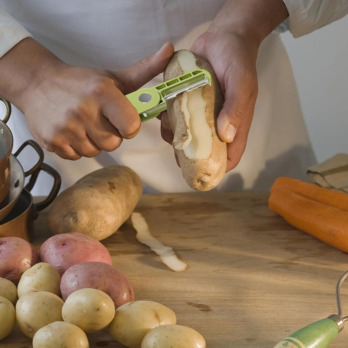 Peeler Multifunctional pentru Legume si Fructe, Curatator Pliabil cu Lame Duble Rotative, Otel Inoxidabil si ABS, 3.6 x 9.1 cm, Verde