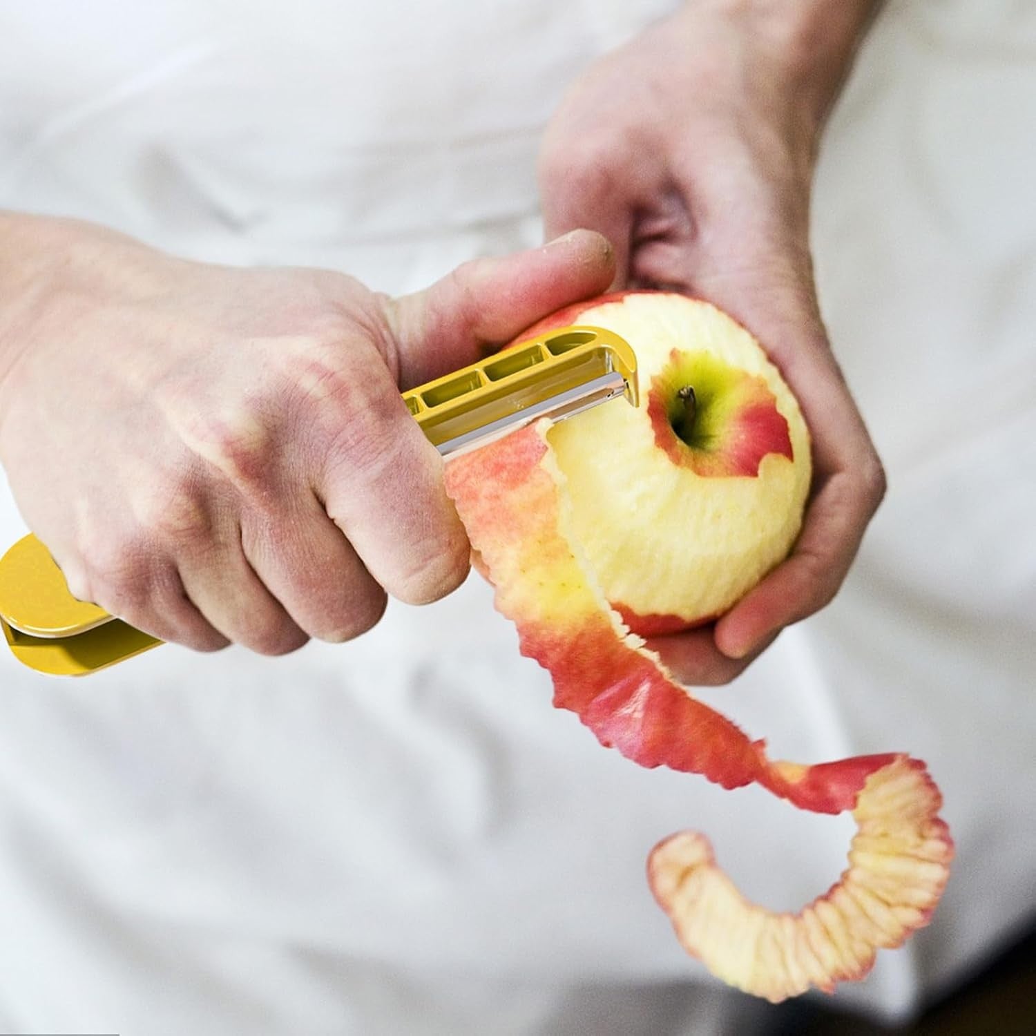 Peeler Multifunctional pentru Legume si Fructe, Curatator Pliabil cu Lame Duble Rotative, Otel Inoxidabil si ABS, 3.6 x 9.1 cm, Galben