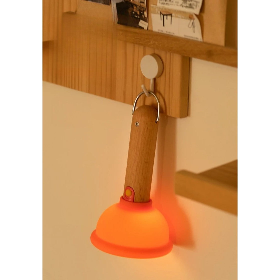 Lampă Nocturnă Reîncărcabilă, Formă Ventuză Toaletă, Lumină Caldă, Autonomie 16 Ore, Baterie 1200 mAh, Lemn și Silicon, 16 x 9 cm, Portocaliu