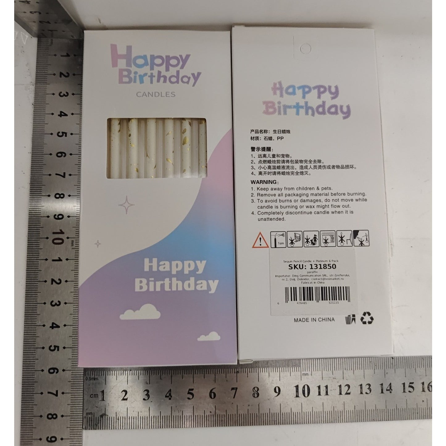 Set 6 Lumanari Tort Happy Birthday, Lumanari Lungi Tip Creion cu Sclipici si Paiete, Parafina cu Suport, 10 cm, Alb/Auriu