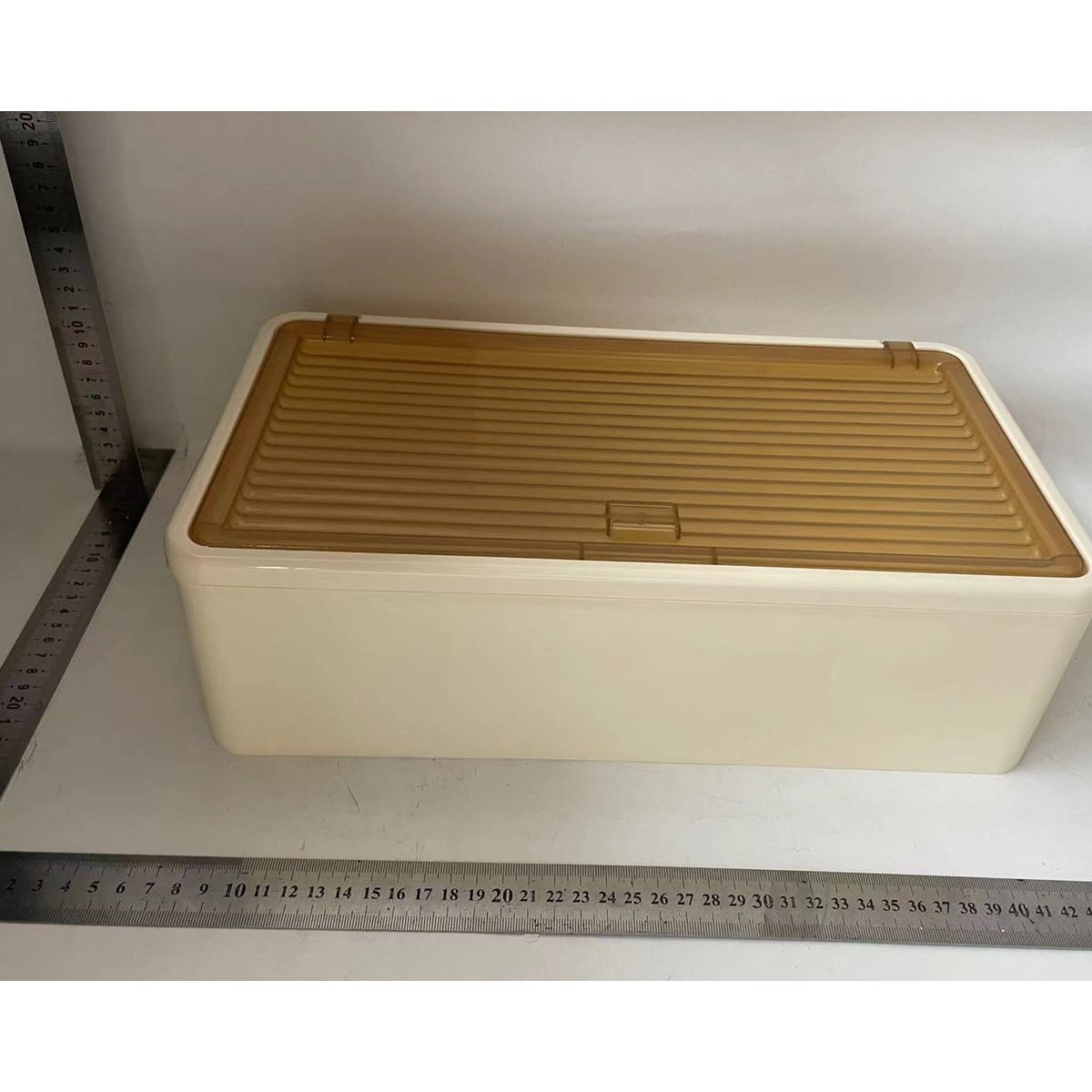 Organizator Cosmetice Suspendat, Montare pe Perete Fara Perforare, 3 Rafturi si Usa Transparenta, Material PP si ABS, Bej, 36.5x10.9x20 cm