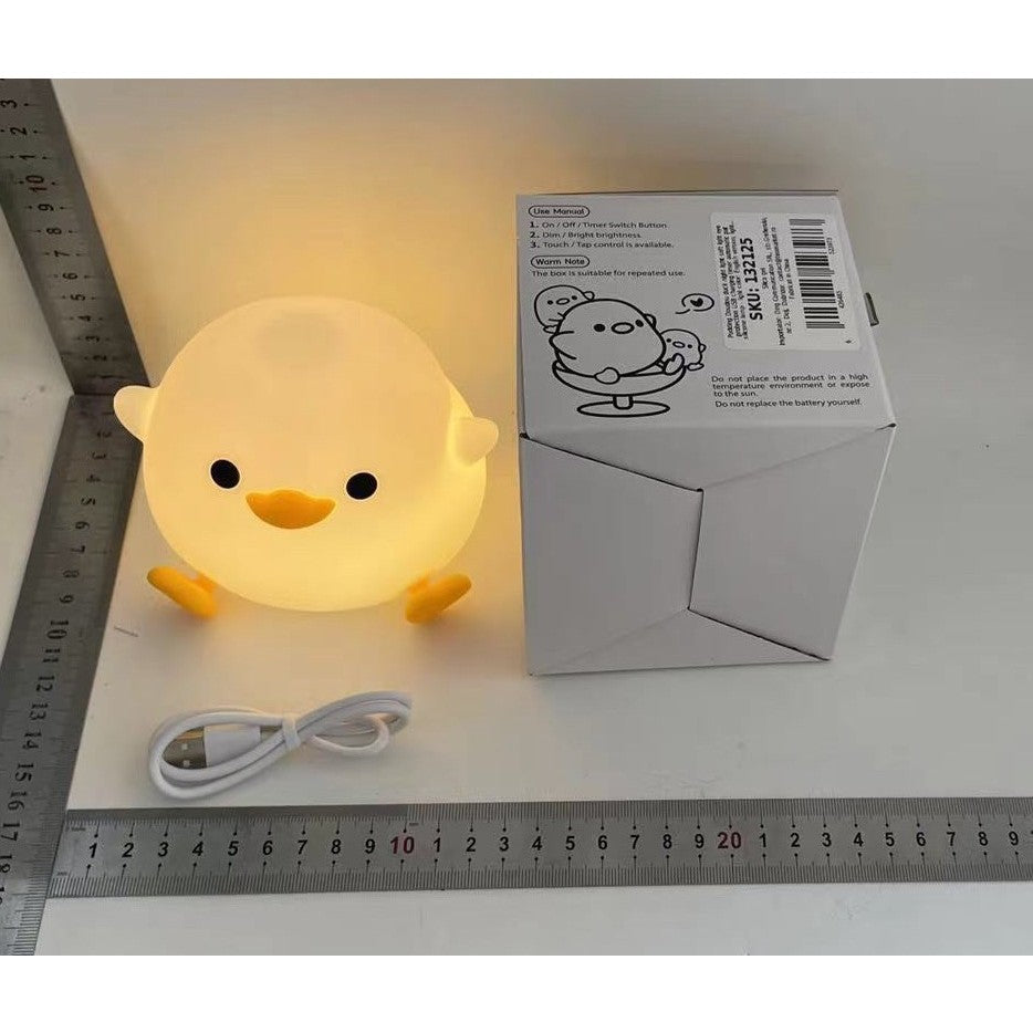 Lampa de Veghe pentru Copii, Model Ratusca din Silicon Moale, Senzor Tactil, Lumina Calda Reglabila, Timer 20 Minute, Baterie 800 mAh, Incarcare USB-C, 12.2x10.5x9.2 cm, Alb