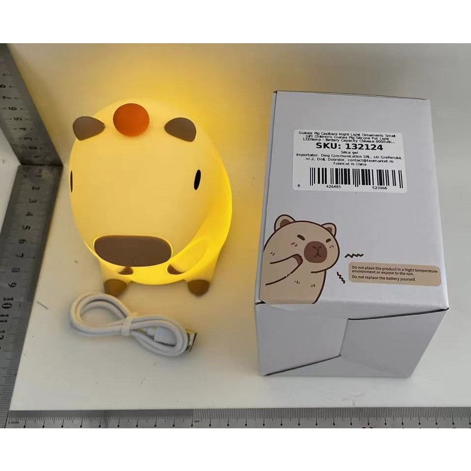 Lampa de Veghe pentru Copii Model Capibara, Senzor Tactil cu Intensitate Reglabila si Timer 20 Minute, Silicon Moale, Incarcare USB-C, Baterie 800 mAh, 10.8x9x12.8 cm, Alb Cald