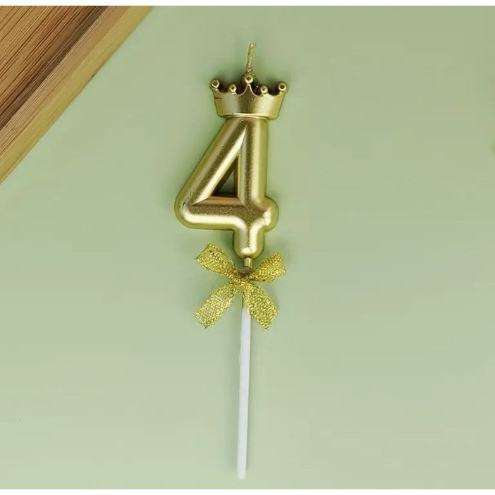 Lumânare pentru Tort Cifră 4, Model Coroană cu Finisaj Strălucitor, Decor Aniversar, Parafină, 4.8 cm, Auriu