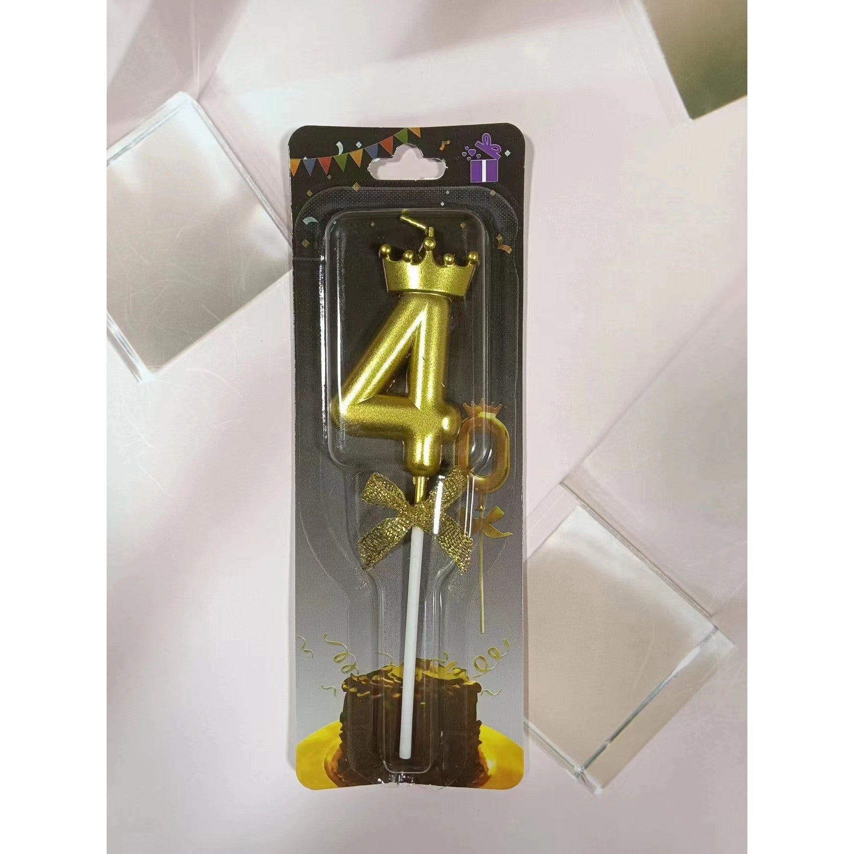 Lumânare pentru Tort Cifră 4, Model Coroană cu Finisaj Strălucitor, Decor Aniversar, Parafină, 4.8 cm, Auriu