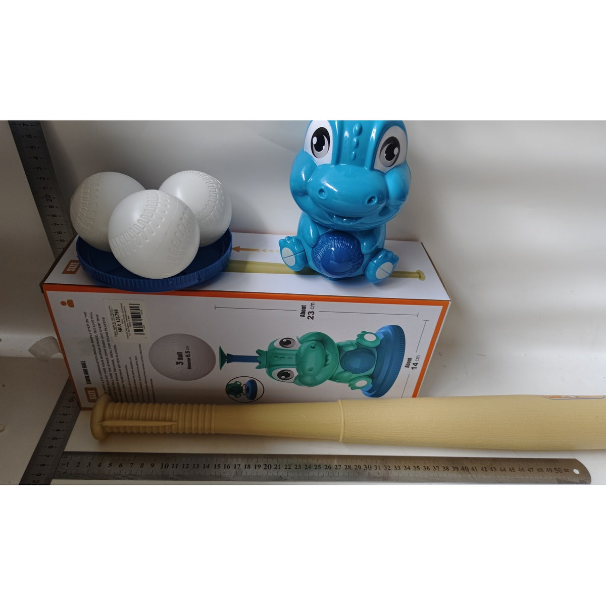 Set Baseball pentru Copii cu Lansator Dinozaur, Bata Telescopica de 57 cm, 3 Mingi Incluse, Plastic Rezistent, 5 Piese, Verde/Albastru