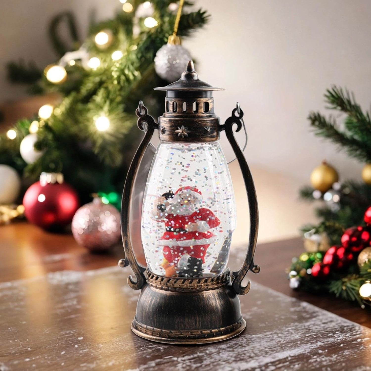 Felinar de Craciun cu Lumina LED Calda, Decoratiune Luminoasa Model Lampa cu Ulei si Mos Craciun, Material PVC cu Maner, 14x7x6 cm, Negru