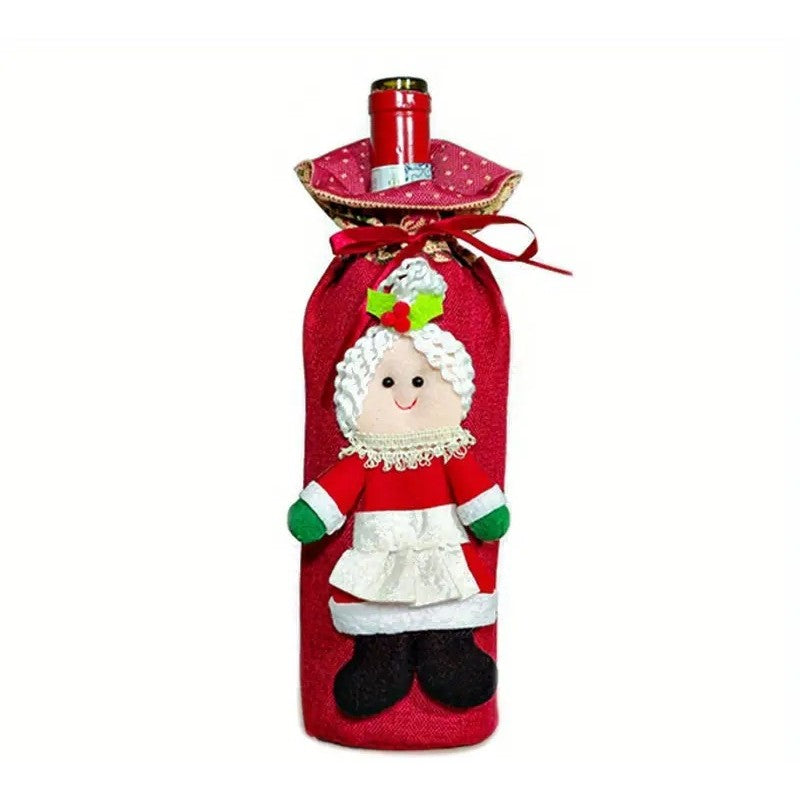 Husa Decorativa pentru Sticla de Vin, Tematica Craciun, Model Doamna Craciun cu Blana Sintetica, Material Textil si In, Rosu, 14 x 29 cm