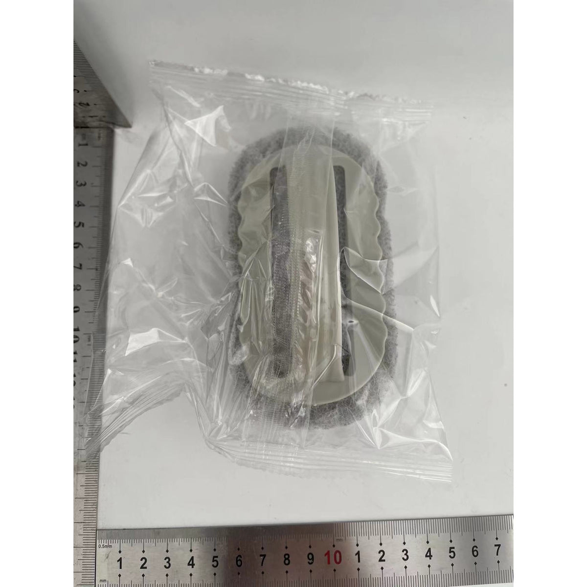 Perie de Curatat cu Burete si Maner, Ideala pentru Gresie, Baie si Bucatarie, Design Ergonomic, Plastic si Spuma, Gri