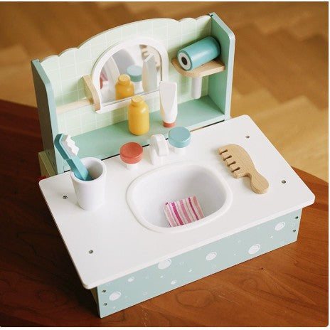 Jucarie Educativa Montessori, Masuta de Toaleta si Lavoar Interactiv cu Accesorii de Ingrijire, Lemn Natural, 33.5 x 25.5 x 26.5 cm, 3 Ani+, Multicolor