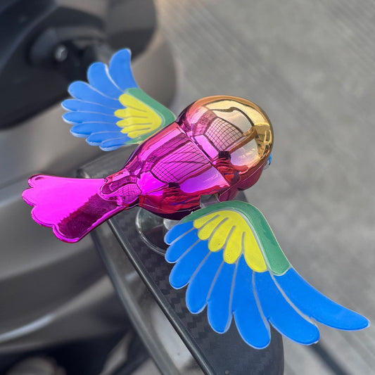 Ornament Decorativ Auto, Pasare Zburatoare cu Aripi Mobile pentru Masina si Moto, Plastic Rezistent Iridescent, 14.5 x 8 x 5 cm, Mov/Multicolor