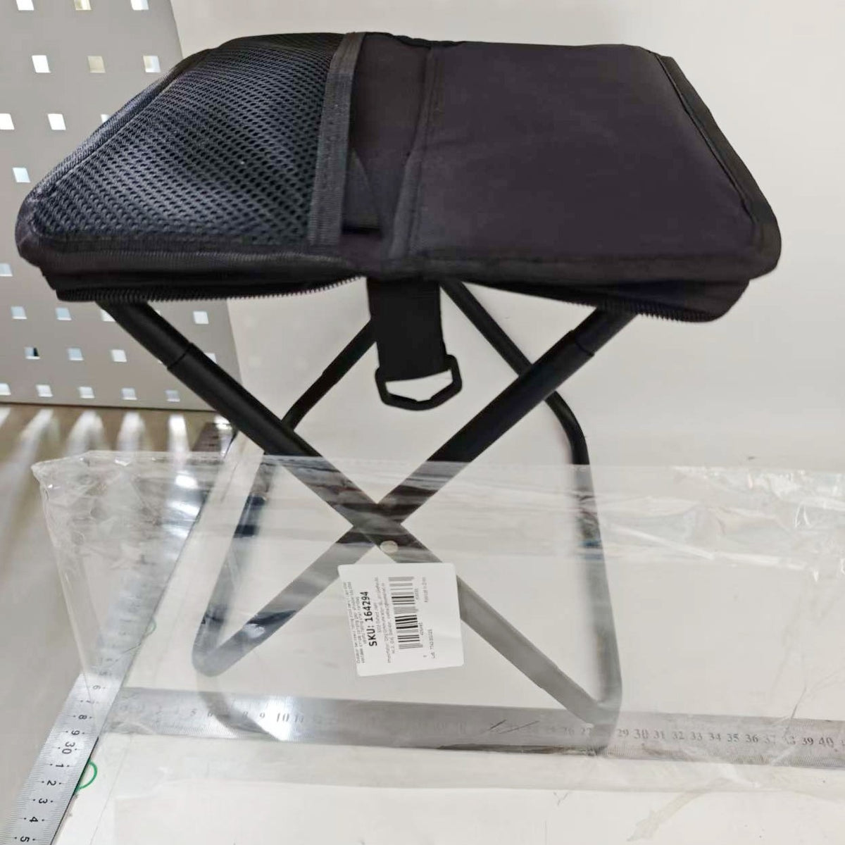 Scaun Taburet Pliabil pentru Camping si Pescuit, Portabil pentru Adulti, Panza Oxford si Cadru Metalic, 31 x 29 x 25 cm, Negru