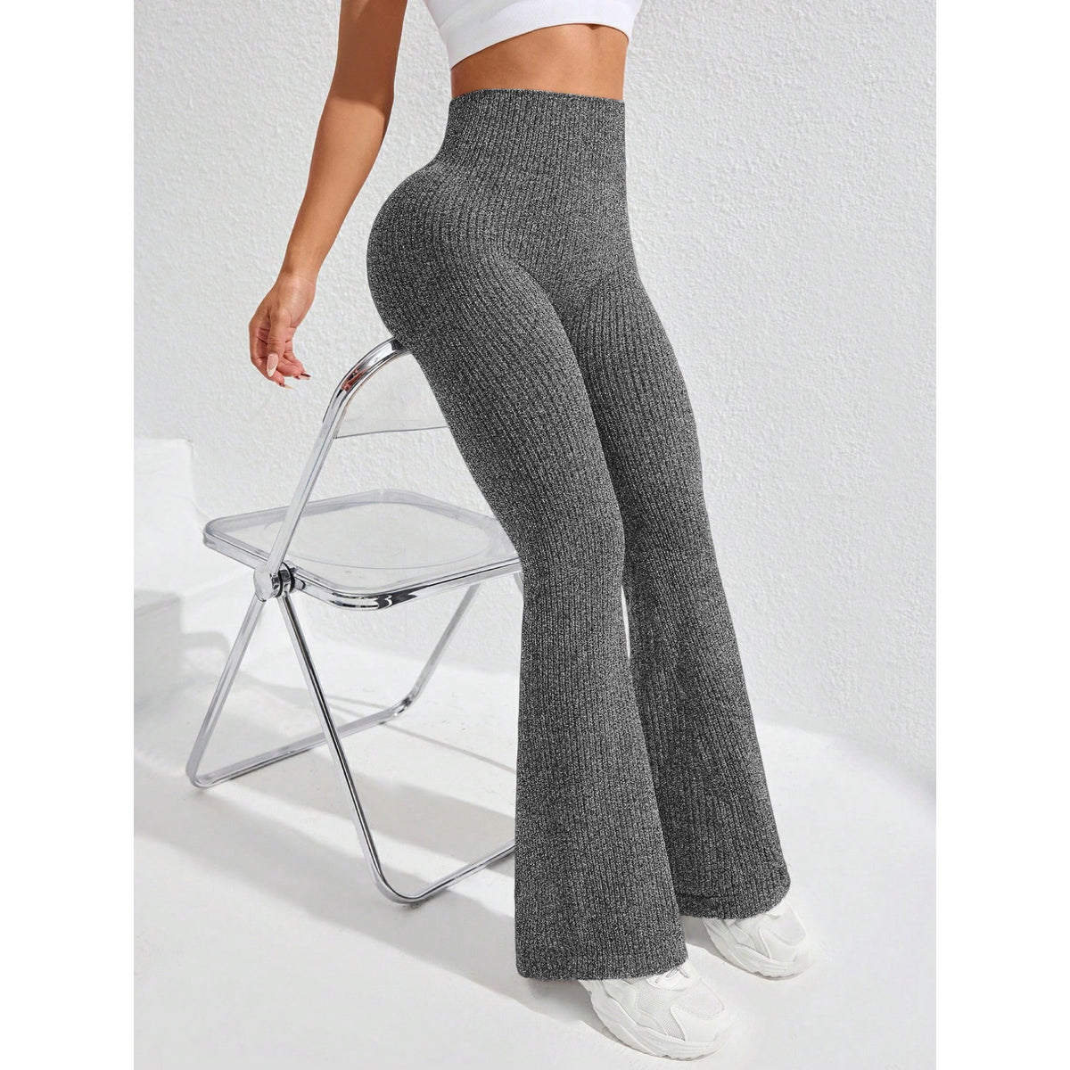 Pantaloni Sport Dama pentru Yoga si Fitness, Talie Inalta Fara Cusaturi, Croiala Evazata, Material Tricotat Elastic din Nylon si Spandex, Gri Inchis, Marime XS