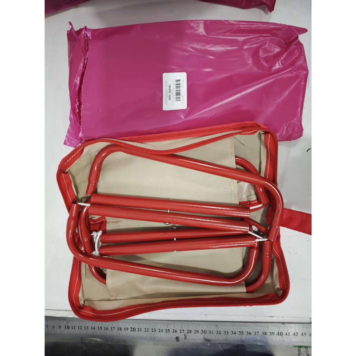 Scaun Pliabil Portabil pentru Camping si Pescuit, Cadru Metalic si Panza Oxford Rezistenta, Design Compact pentru Adulti, 24 x 24 x 28 cm, Rosu/Bej