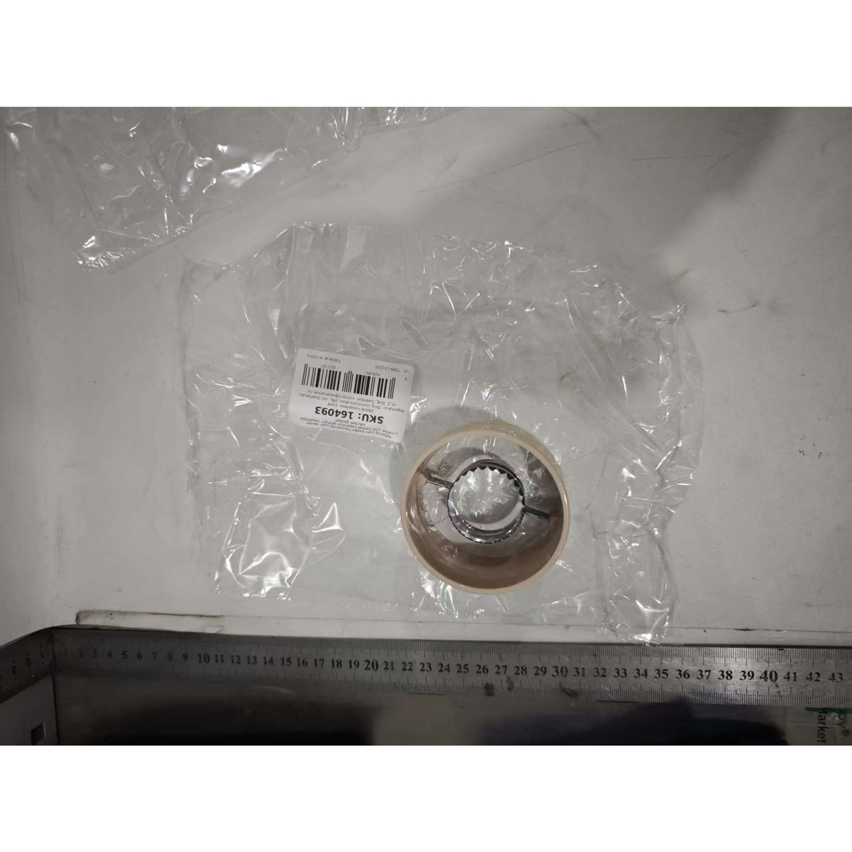 Ustensila pentru Curatare Porumb, Separator Boabe cu Sistem Rotativ, Otel Inoxidabil si Plastic ABS, Diametru 3.6 cm, Alb