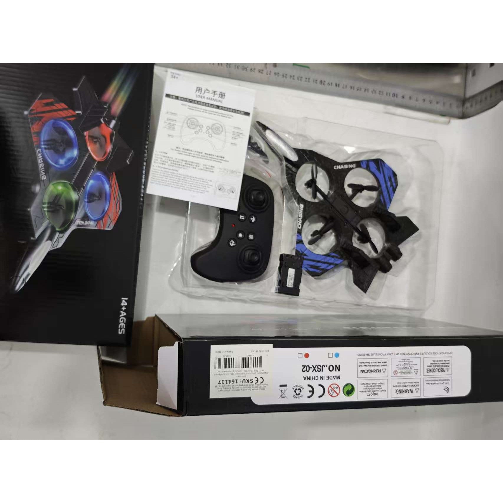 Avion de Lupta cu Telecomanda Tip Drona, Rotire 360 Grade si Lumini LED, Spuma EVA Rezistenta, Control 2.4 GHz, Raza 120 m, Incarcare USB, 25.5 x 18 x 5.2 cm, Negru-Albastru