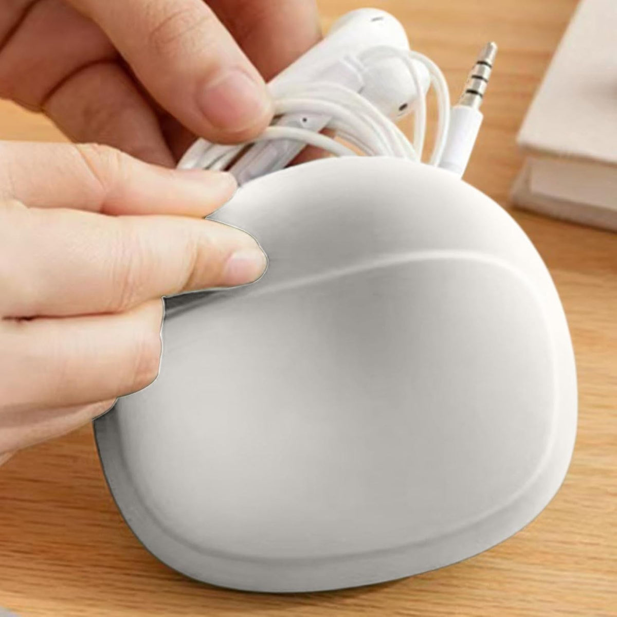 Husă Depozitare pentru Căști și Cabluri, Organizator Multifuncțional Portabil Rezistent la Apă și Praf, Silicon, 8.5 x 10 x 2 cm, Alb