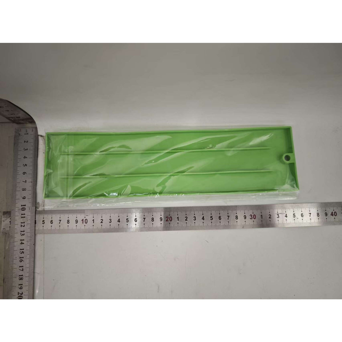 Suport Scurgere Vase și Ustensile Bucătărie, Organizator Multifuncțional pentru Capace și Spatule, Silicon Premium Termorezistent, Anti-alunecare, 30 x 8 x 1 cm, Verde