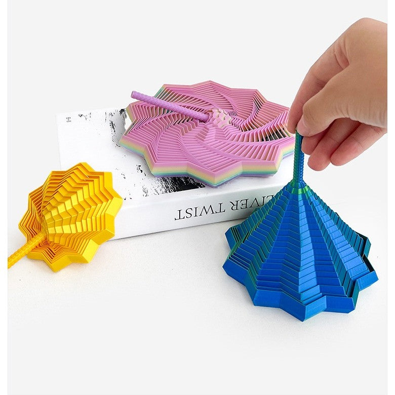 Jucarie Decompresie Anti-stress, Stea 3D Geometrica Extensibila cu Maner Spirala, Turn Magic Senzorial, Material PLA, 8.6 cm, DuoChrome Albastru/Verde/Rosu