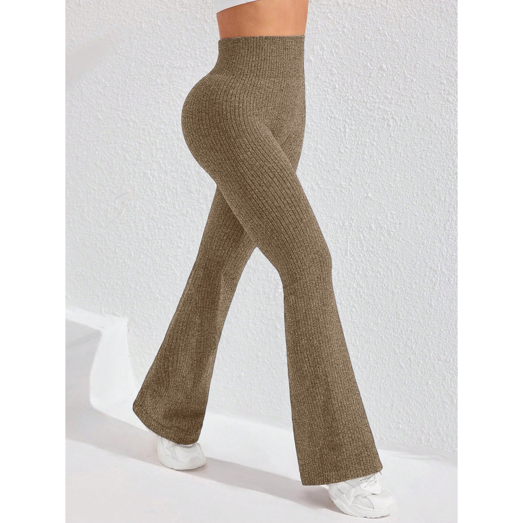 Pantaloni Sport Dama pentru Yoga si Fitness, Talie Inalta Fara Cusaturi, Croiala Evazata, Material Tricotat Elastic, Khaki, Marime L