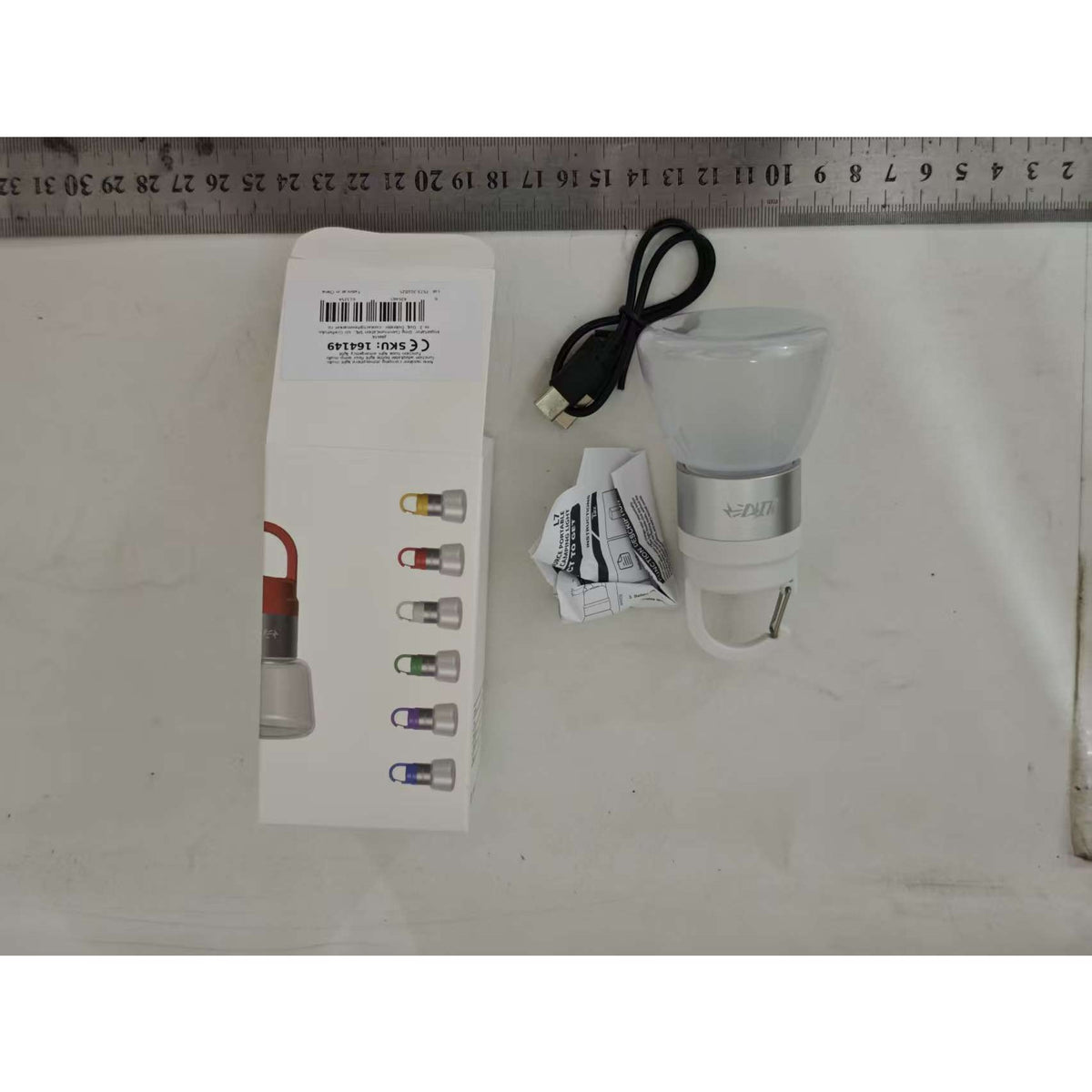 Lampă Portabilă LED RGB pentru Camping și Voiaj, Rezistentă la Apă IPX5, Încărcare USB Type-C, Baterie 300 mAh, Material ABS, 10 x 5.5 x 5.5 cm, Alb