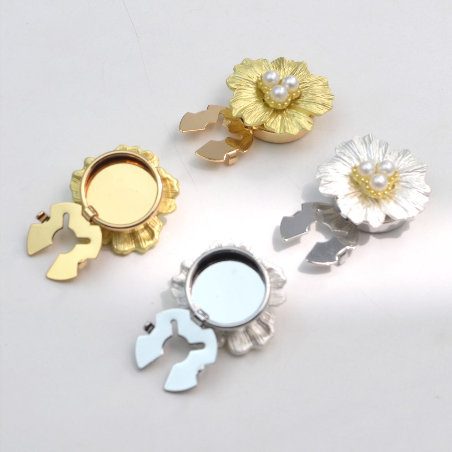 Accesoriu Decorativ Pentru Nasturi, Model Floare Cu Perle, Design Elegant Pentru Camasi Si Rochii, Metal, 2.5 x 1.7 cm, Auriu
