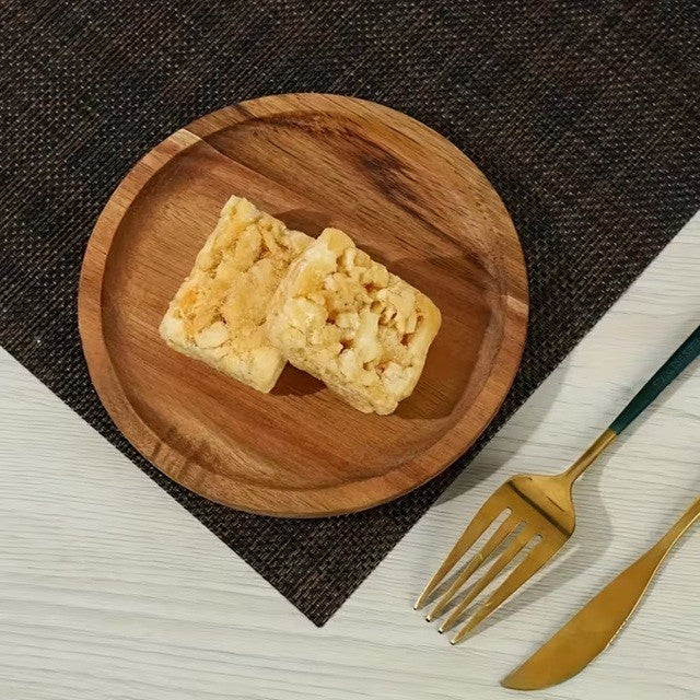 Farfurie din Lemn Rotunda pentru Servire si Decor, Platou Rustic pentru Gustari si Fructe, Lemn Natural de Salcam, 15 x 1.5 cm, Natur