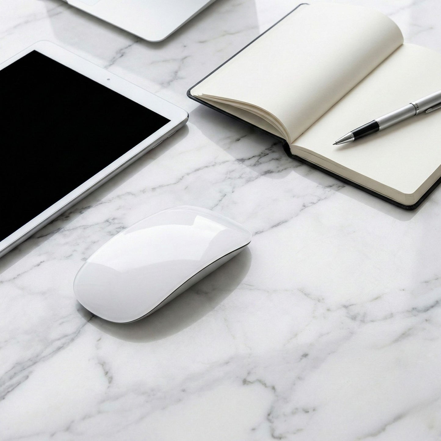 M103 Mouse Wireless cu Gesturi, Bluetooth si 2.4GHz, Reincarcabil prin USB, Ultra Subtire si Silentios, 1600 DPI Ajustabil, Buton Desktop, Compatibil PC, Laptop si Tableta, Alb
