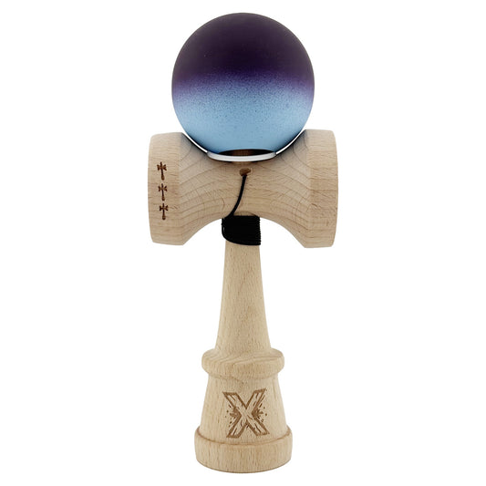 Kendama X Originala, Model V3 Negru / Albastru Deschis in Degrade, Profesionala, Cupe Mari King Size, Rubber Grip, Gaura in Baza, Rulment, Ata 55cm