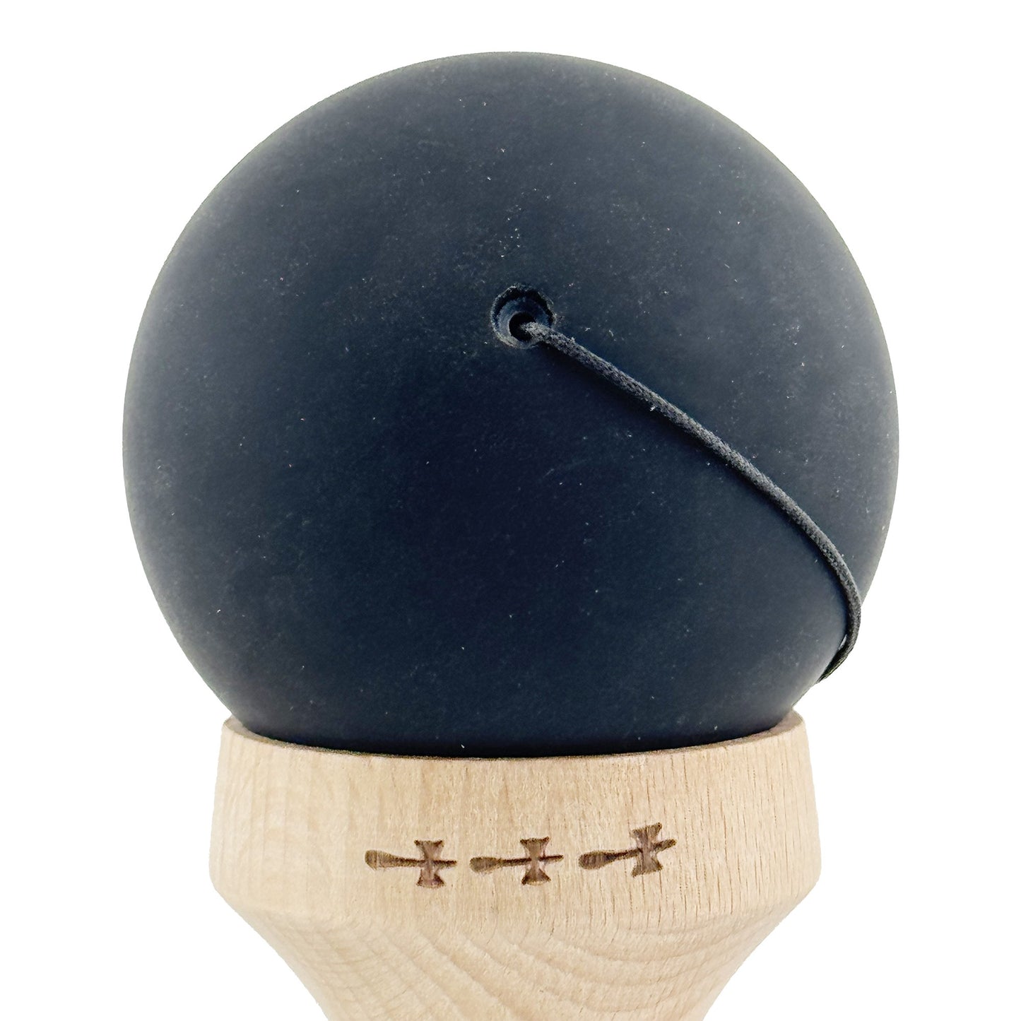 Kendama X Originala, Model V3 Negru / Alb in Degrade, Profesionala, Cupe Mari King Size, Rubber Grip, Gaura in Baza, Rulment, Ata 55cm