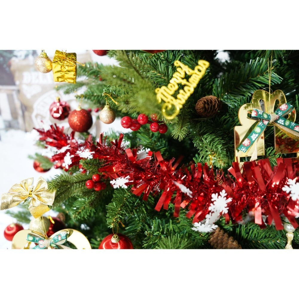 Brad Artificial de Craciun Decorat cu Conuri de Pin si Boabe Rosii, Aspect Natural, PVC, 1172 Ramuri, Inaltime 210 cm, Diametru 137 cm, Verde, Suport Metalic Inclus