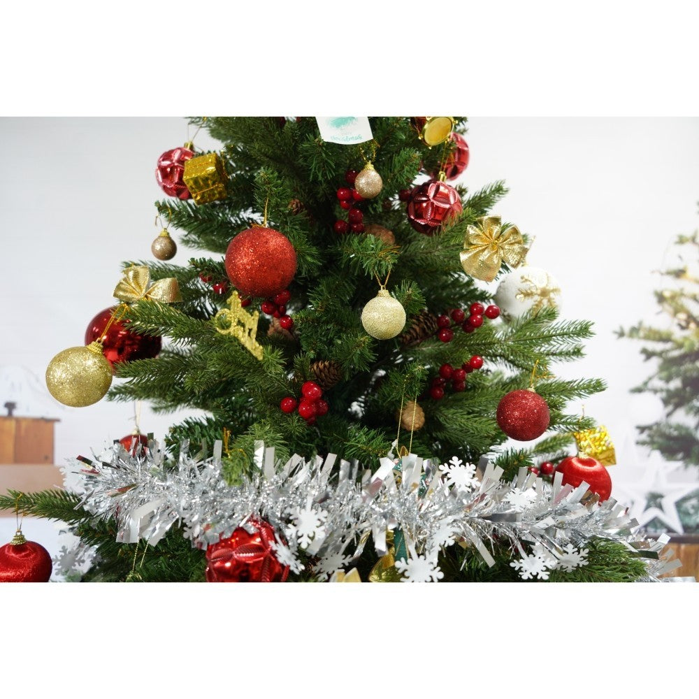 Brad Artificial de Craciun Decorat cu Conuri de Pin si Boabe Rosii, Aspect Natural, PVC, 1172 Ramuri, Inaltime 210 cm, Diametru 137 cm, Verde, Suport Metalic Inclus