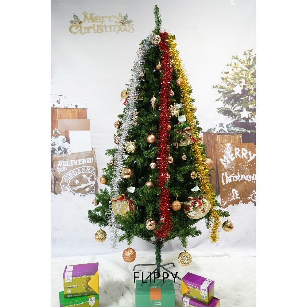 Brad Artificial De Craciun Clasic, Aspect Natural Bogat, 957 Ramuri, Interior si Exterior, Suport Metalic Inclus, Inaltime 210 cm, Diametru 125 cm, Verde