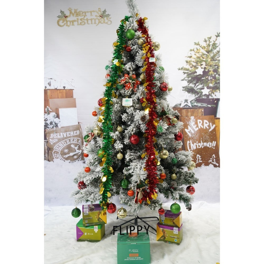 Brad Artificial de Craciun Nins cu Conuri de Pin, Aspect Natural cu 630 Ramuri, Suport Metalic Inclus, Interior si Exterior, Inaltime 210 cm, Diametru 131 cm, Alb si Verde