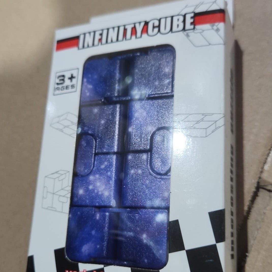 Cub Magic Antistres, Jucarie Interactiva cu Miscari Infinite, Plastic, 4x4x4cm, Albastru