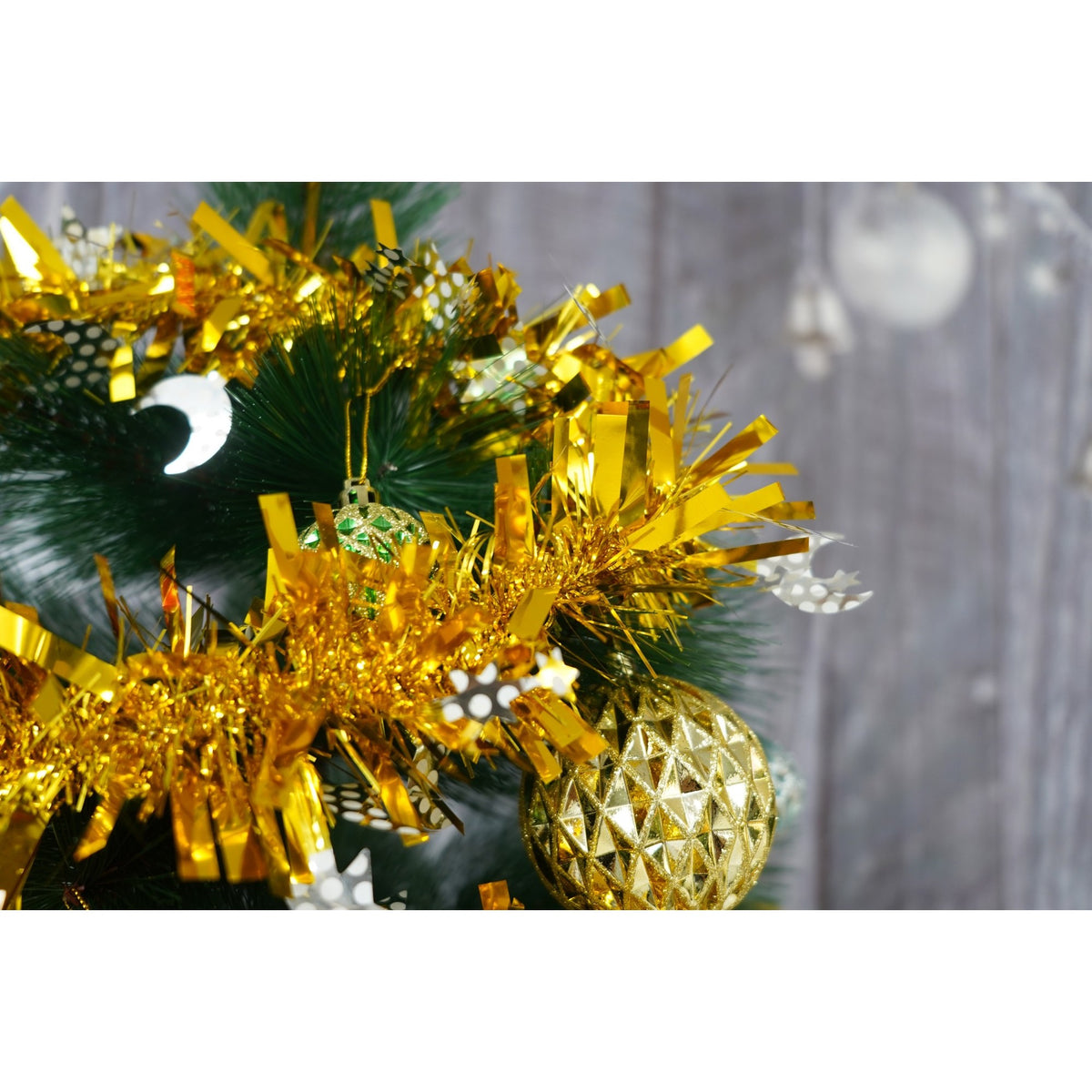 Beteala Craciun Stralucitoare, Decoratiune Pom de Iarna, Folie PVC, Interior si Exterior, Aurie, 2 m x 9 cm