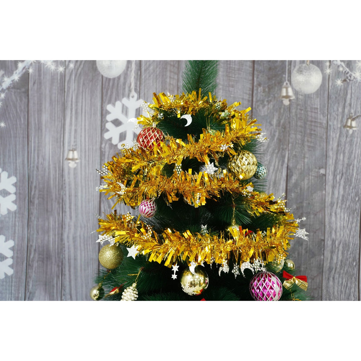 Beteala Craciun Stralucitoare, Decoratiune Pom de Iarna, Folie PVC, Interior si Exterior, Aurie, 2 m x 9 cm