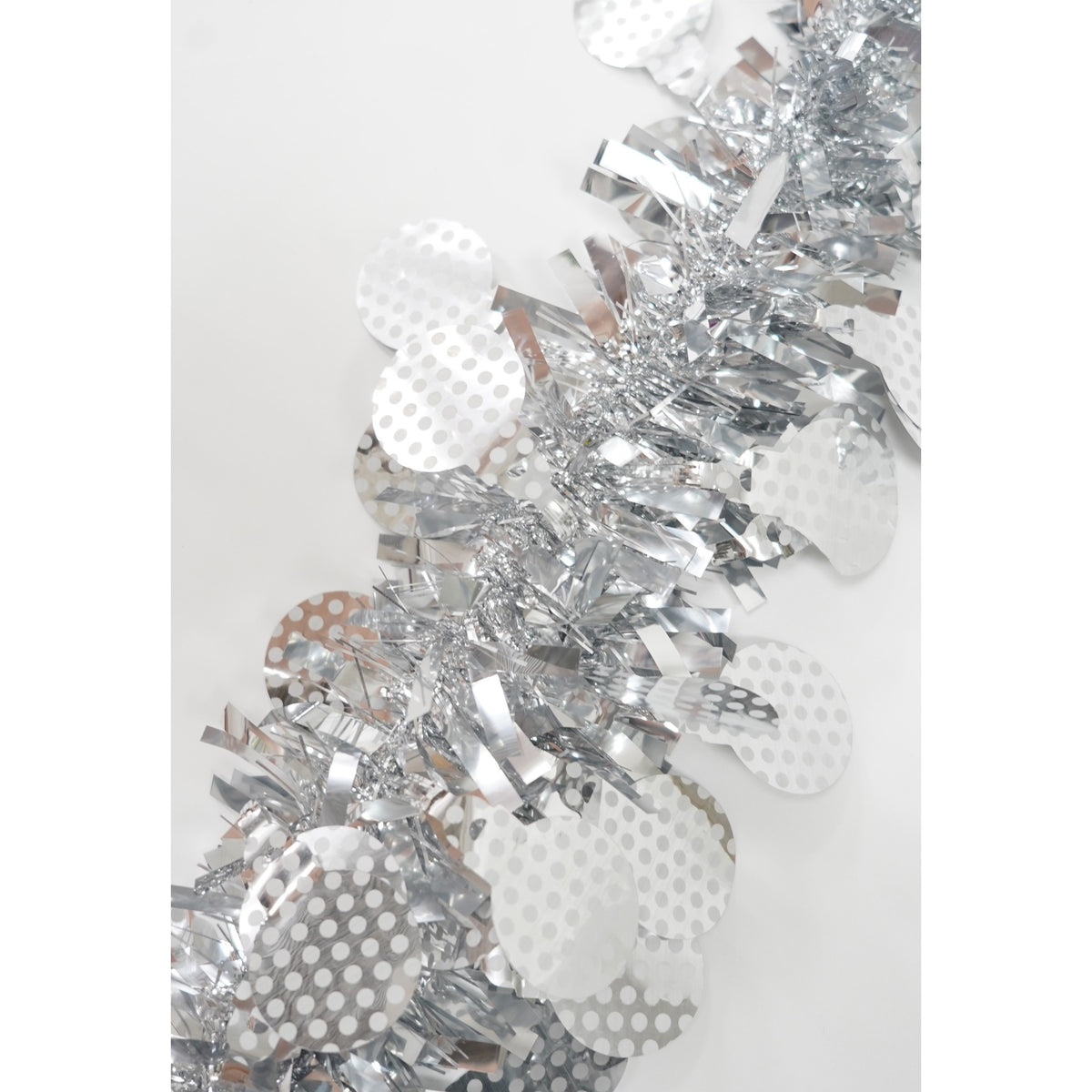 Beteala Craciun Clasica, Model Bogat si Pufos, Folie PVC Rezistenta, Interior si Exterior, Argintiu, 2 m x 11 cm x 9 cm