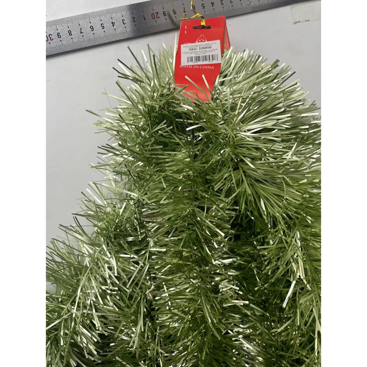 Beteala Brad Craciun, Aspect Dens Cu Sclipici, Decoratiune Interior si Exterior, Folie PVC, Verde, 2 m x 9 cm
