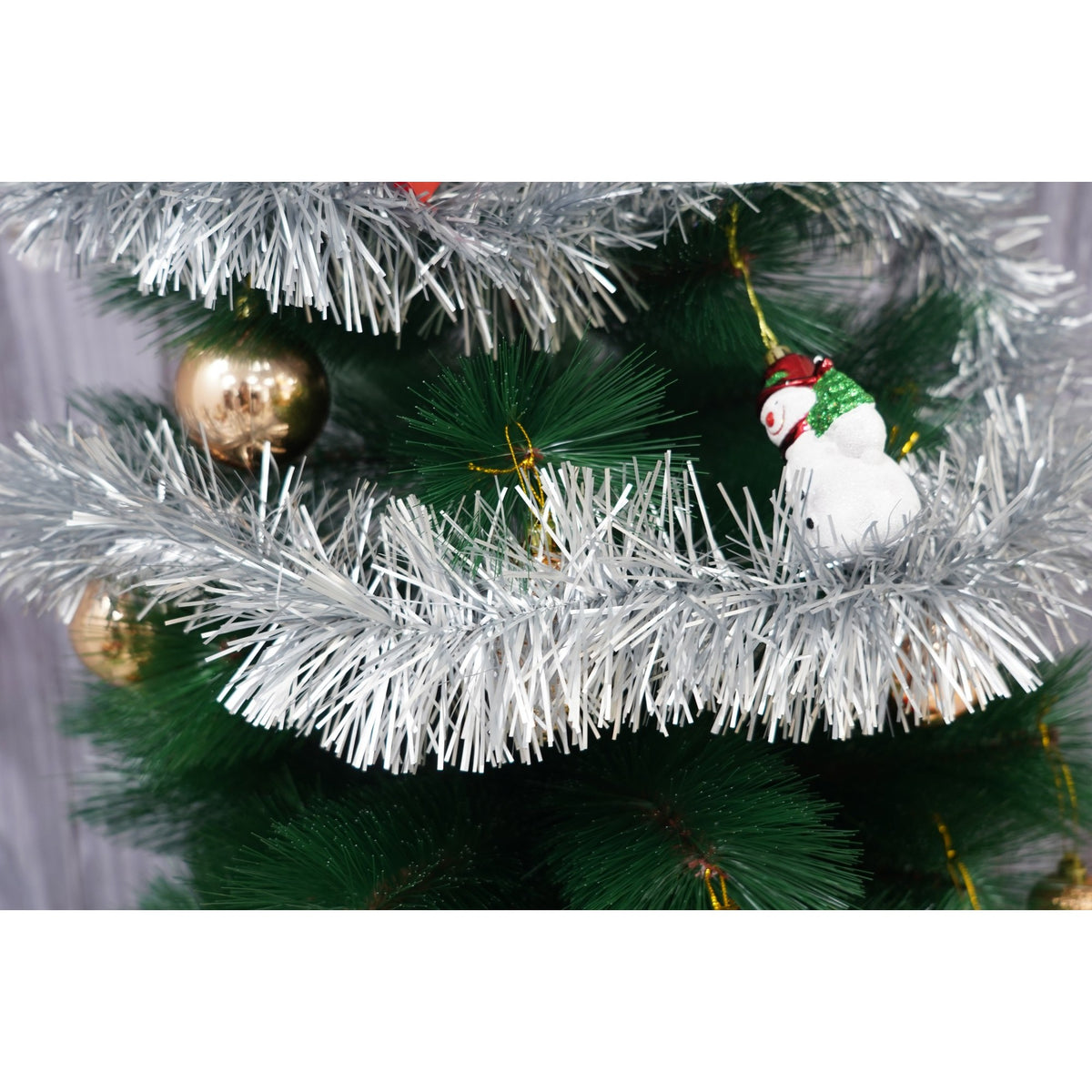 Beteală Crăciun Pufoasă, Decoratiune Brad Elegantă, Folie PVC Rezistentă, Uz Interior și Exterior, Argintiu, 2 m x 9 cm