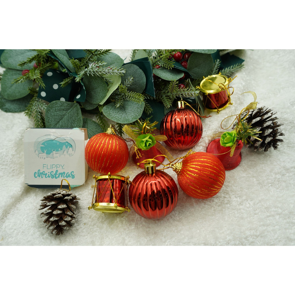 Set 24 Ornamente de Brad Tip Glob, Finisaj Sclipitor, Polistiren, Rosu si Maro, Cutie 29 x 19 x 5 cm
