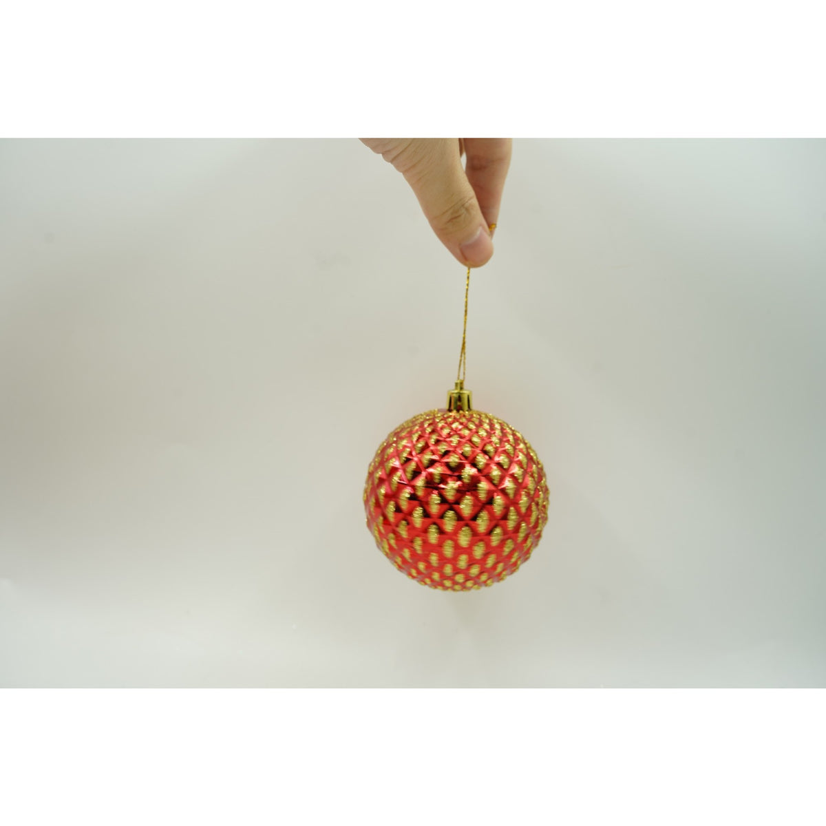 Set 6 Globuri pentru Brad de Crăciun, Ornamente cu Finisaj Sclipitor, Material Plastic Rezistent, Diametru 8 cm, Roșu și Auriu