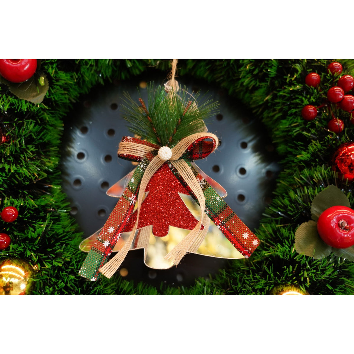 Ornament Crăciun în Formă de Brad, Decorațiune Suspendată Lucioasă, Acril Rezistent, Interior și Exterior, Argintiu, 14 x 15 cm