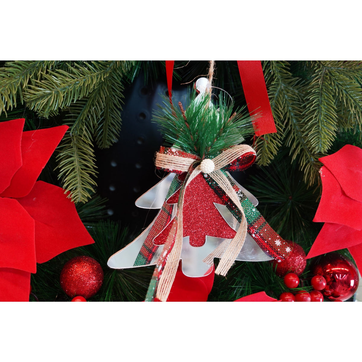 Ornament Crăciun în Formă de Brad, Decorațiune Suspendată Lucioasă, Acril Rezistent, Interior și Exterior, Argintiu, 14 x 15 cm