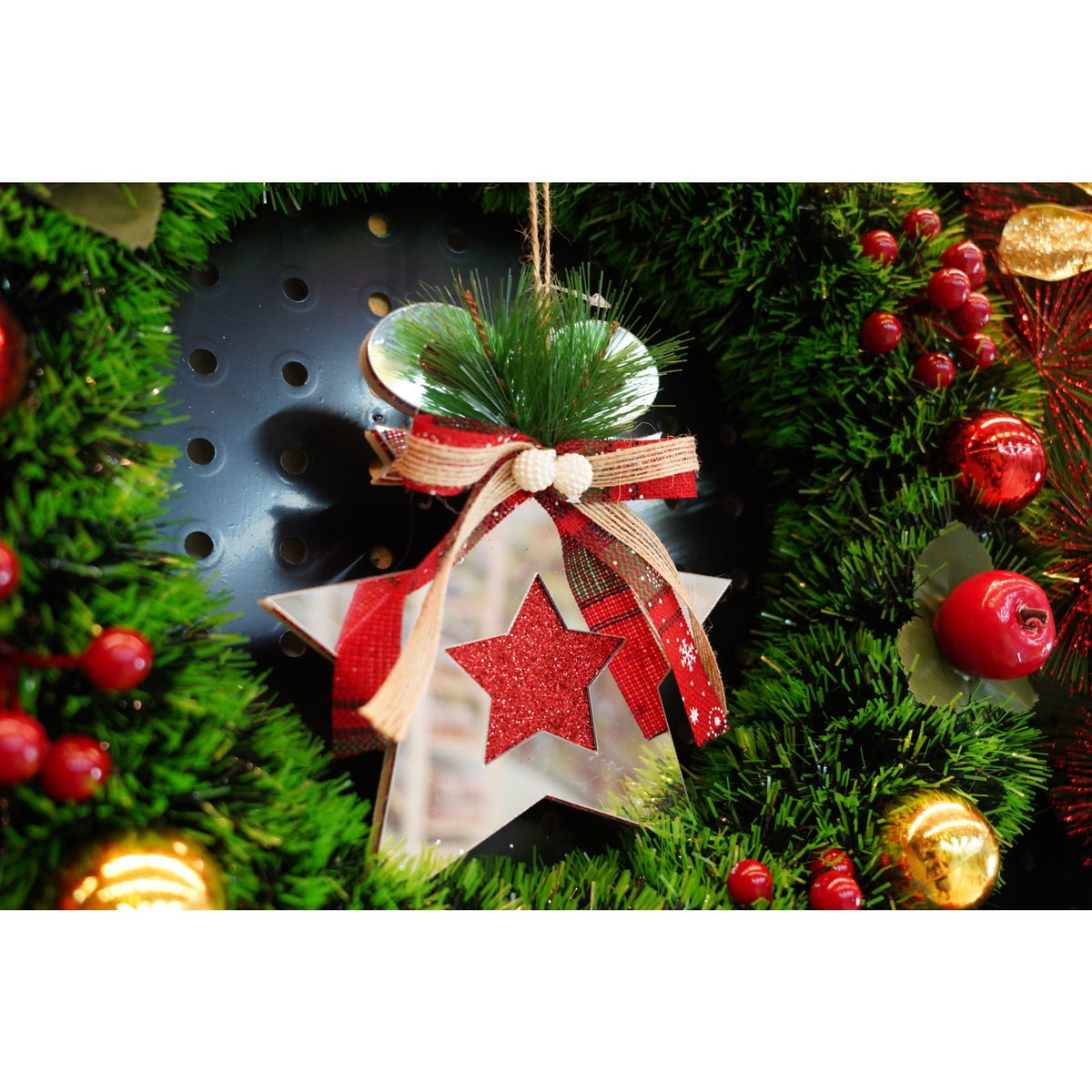 Stea Decorativa pentru Brad, Ornament de Craciun, Acril Lucios, Utilizare Interior si Exterior, Argintiu, 14 x 17 cm