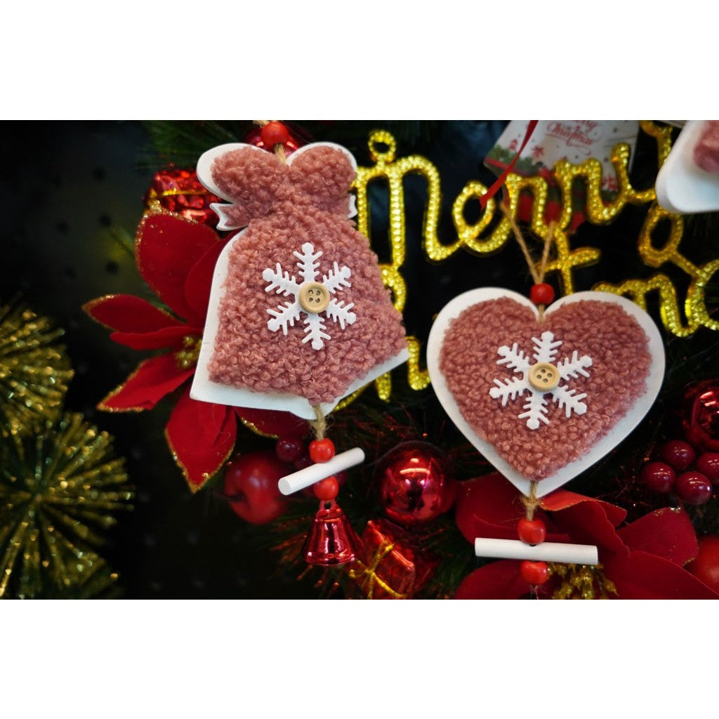 Decoratiune de Craciun Tip Clopotel cu Broderie, Ornament Suspendabil pentru Brad, Lemn si Textil, 18 x 9.5 cm, Roz cu Alb