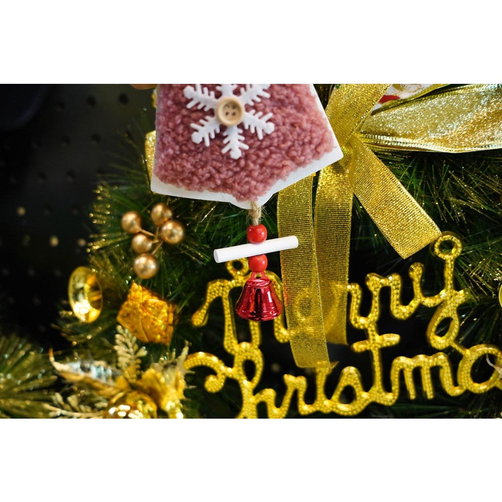 Decoratiune de Craciun Tip Clopotel cu Broderie, Ornament Suspendabil pentru Brad, Lemn si Textil, 18 x 9.5 cm, Roz cu Alb