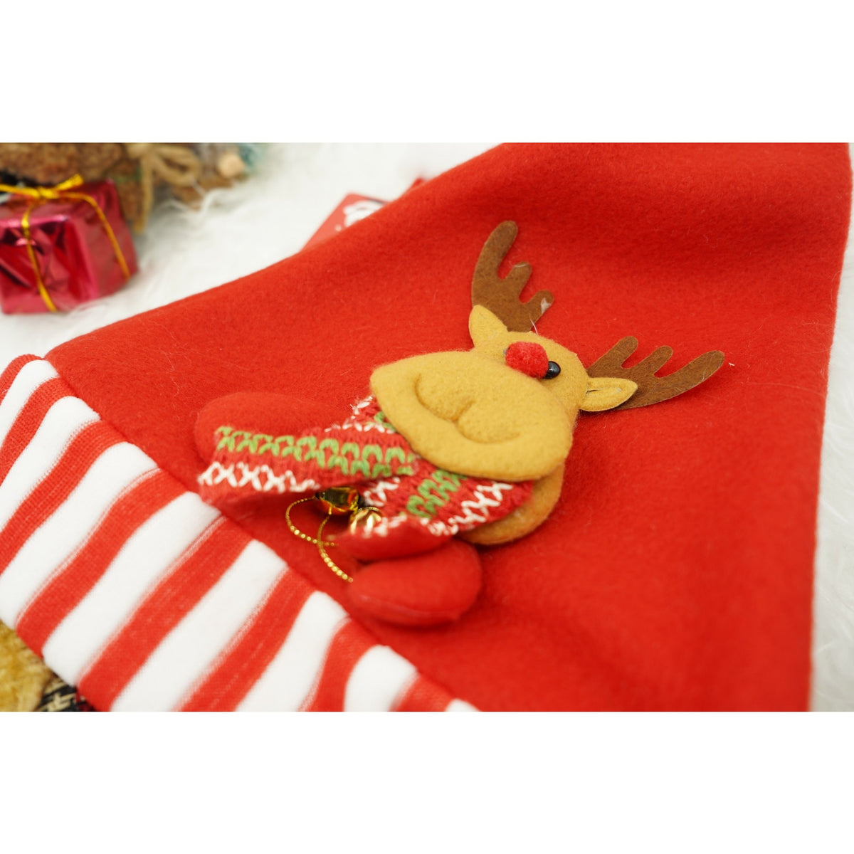 Caciulita de Mos Craciun cu Model de Ren, Accesoriu Sarbatori, Material Textil Moale, Rosu, Marime Universala